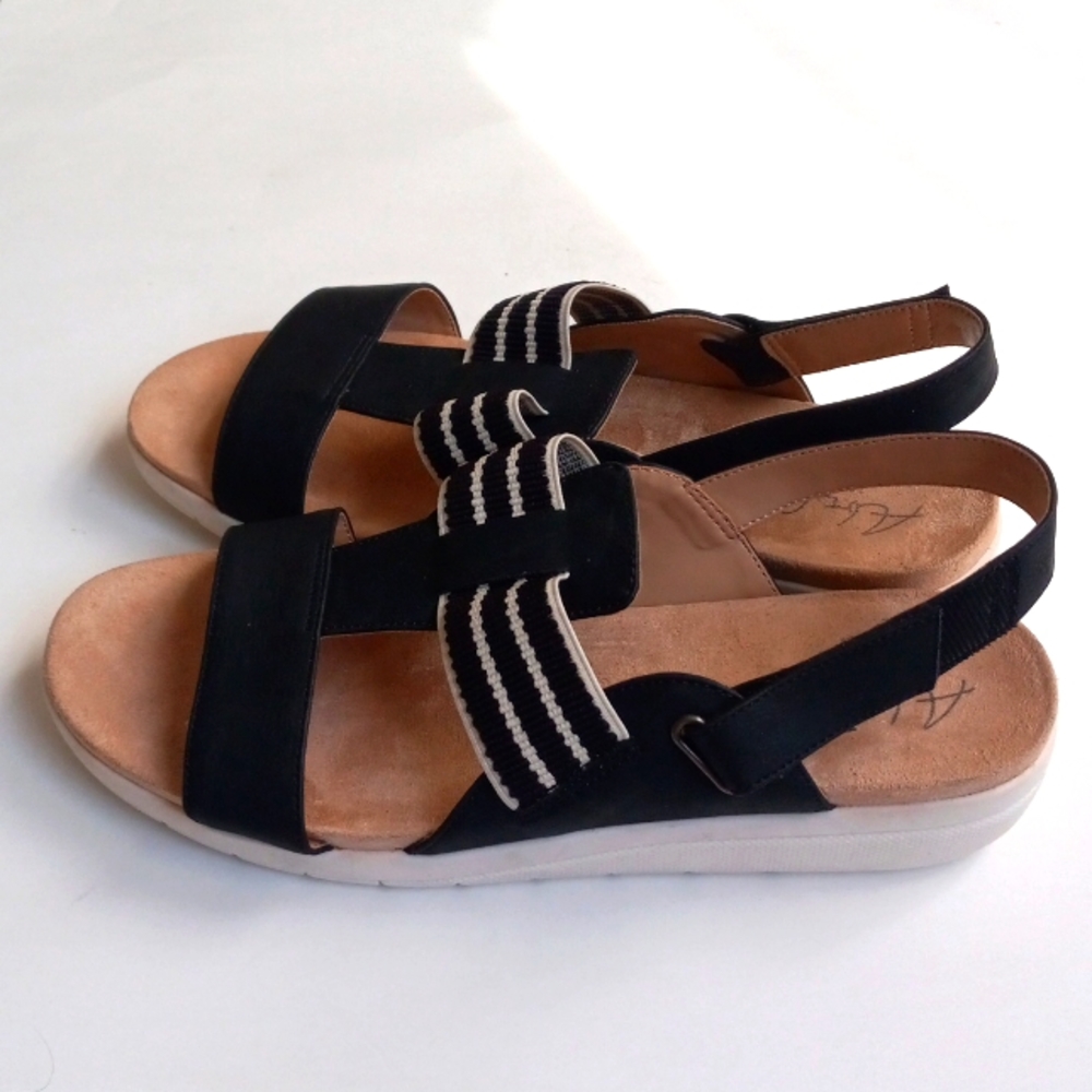 Memory Foam Sandals - image 2